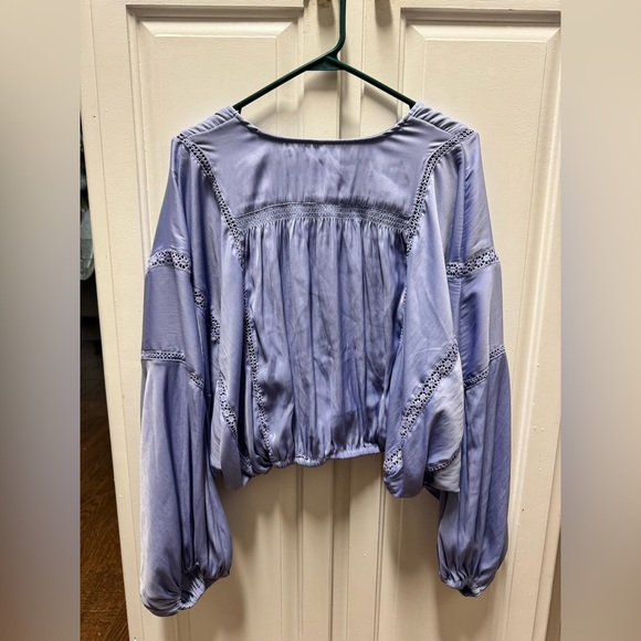 Free People v neck cropped blouse Dolman sleeves size M. - Picture 3 of 7